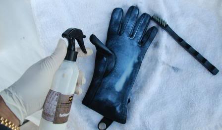 FatliquoringEspritNubuckGlove-Leath.jpg